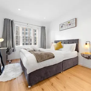 Modern Luxury Next To Aldgate East Station And Tower Of London